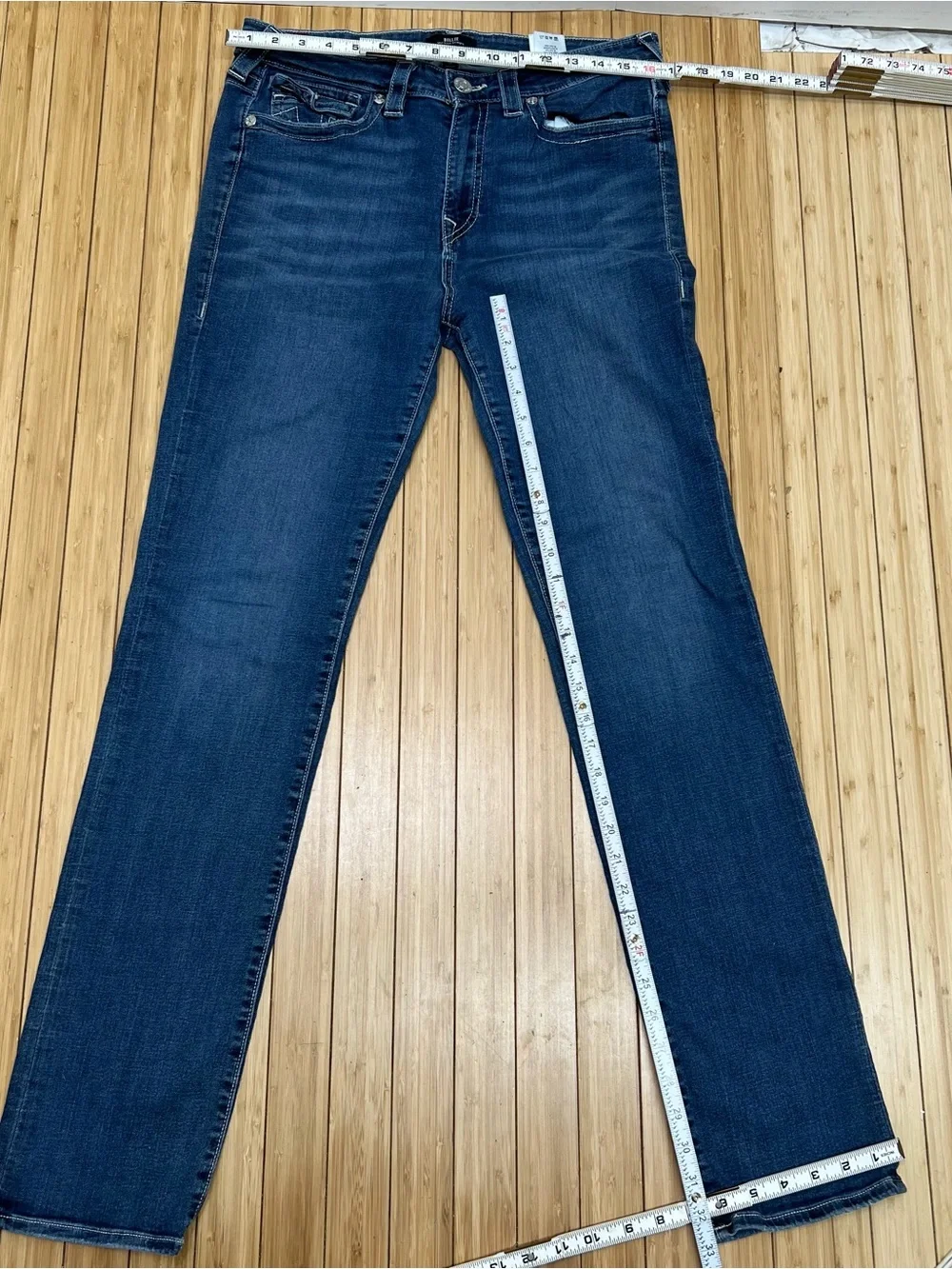 BILLIE True Religion World True Religion Men Straight Jeans in Medium Blue Wash
